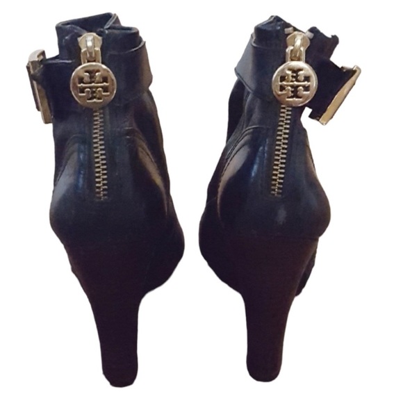 Tory Burch Melrose Ankle Boots. Size 9.5. Black with Gold hardware - Picture 5 of 8